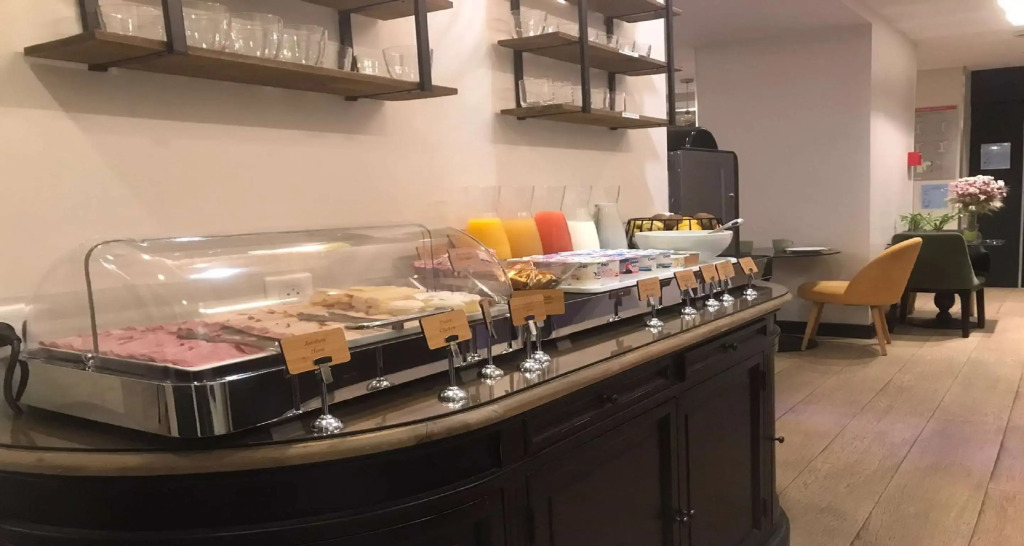 Hotel Apolonia Paris Montmartre; Sure Hotel Collection by Best Western