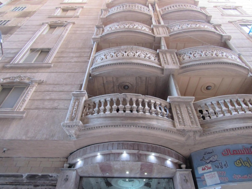 الاسكندريه ميامي عند مطعم جاد الدور السادس