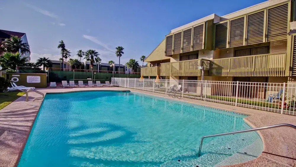 112 - 1 Br Condo