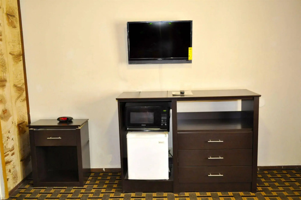 Andrews Motor Inn