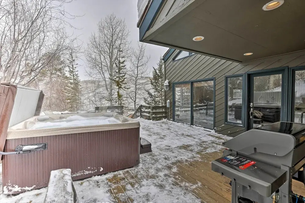 Avon Duplex w/ Hot Tub: Near Vail Hiking & Golf!