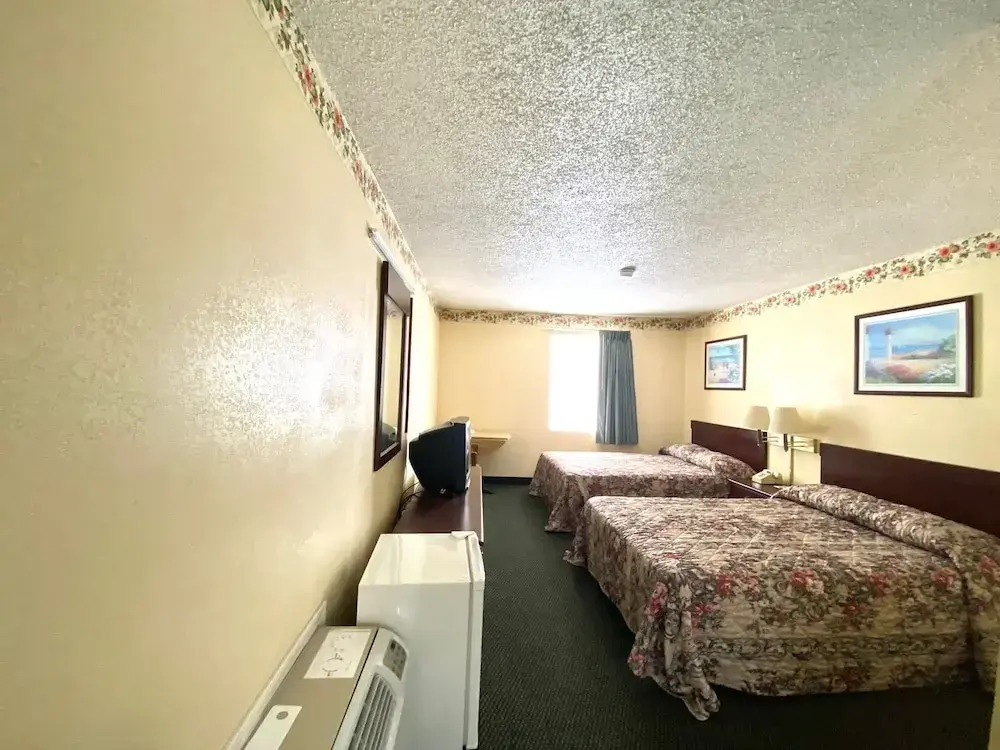 Economy Inn Sweetwater I-75
