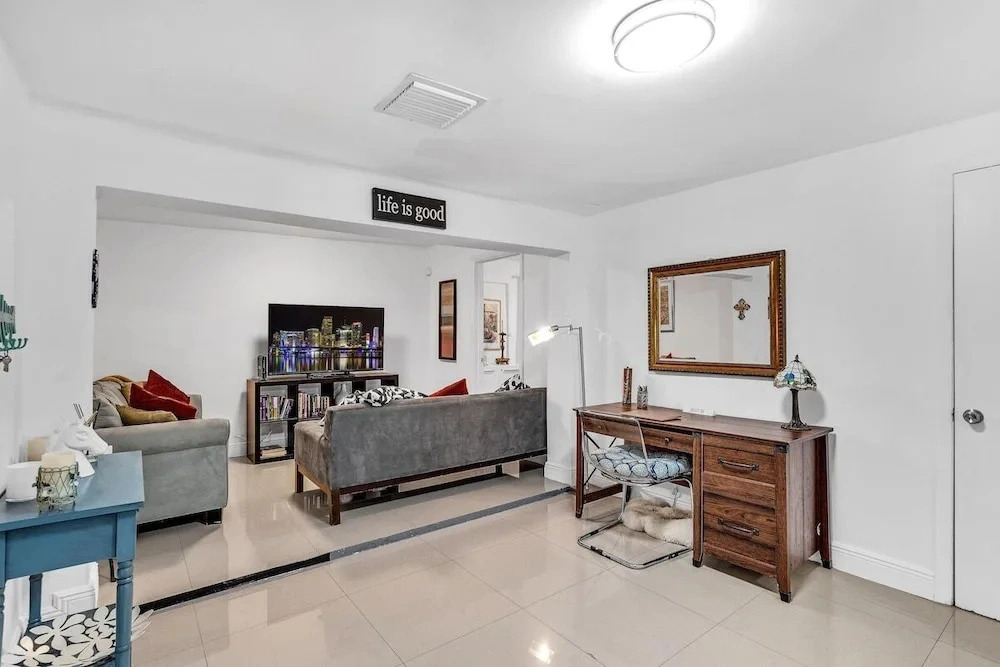 Ultimate Miami Headquarters 4 Car Parking Pet Friendly & Private Patio