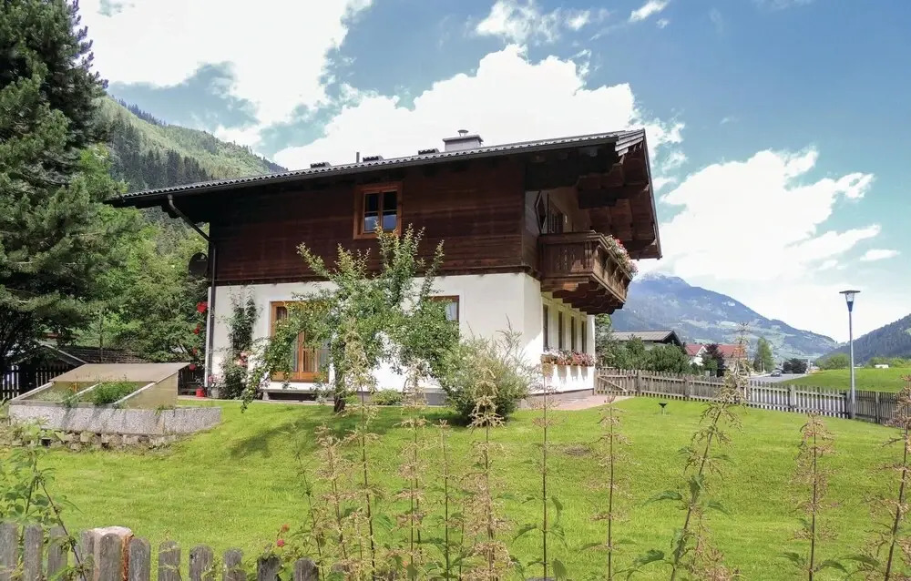 Awesome Apartment in Grossarl With 4 Bedrooms and Wifi