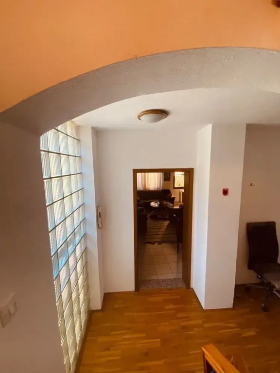 Den Hostel