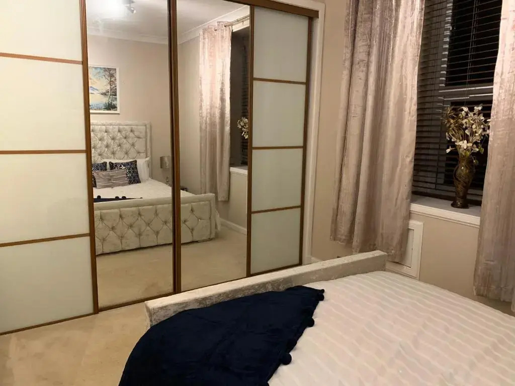 Dunfermline GF flat, 5 min walk to Train St. and High St.