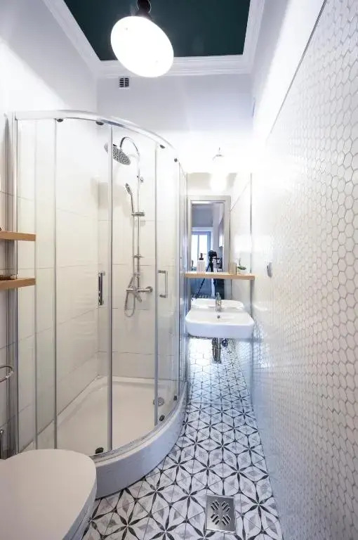 Old Town Courtyard Apartment with private parking
