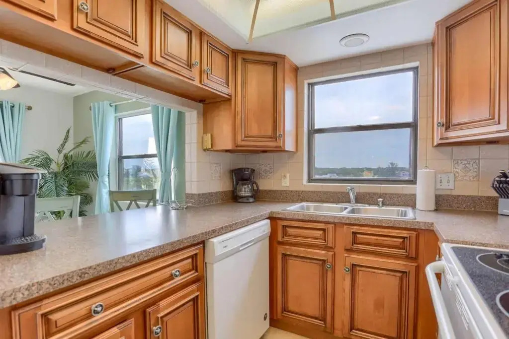 508 Bayshores Yacht & Tennis Club