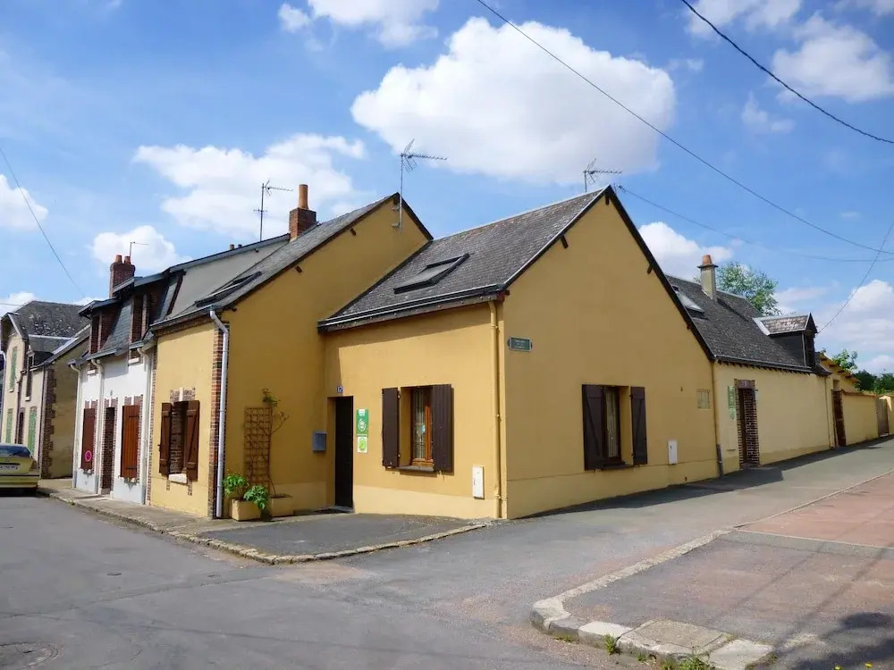 House With 2 Bedrooms in Bonneval, With Enclosed Garden and Wifi