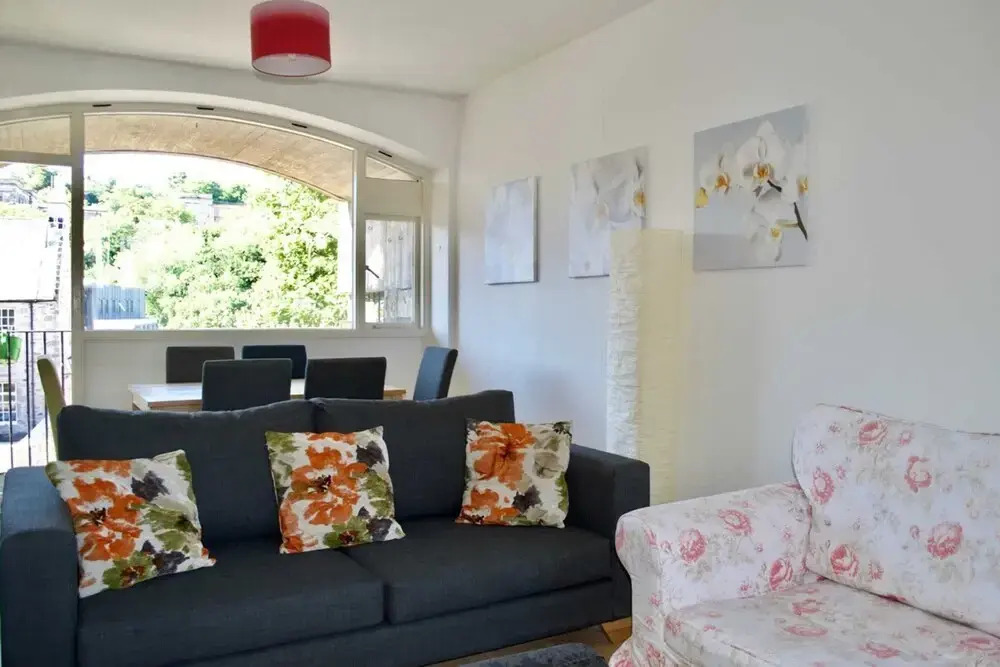 Extremely Central And Spacious Flat