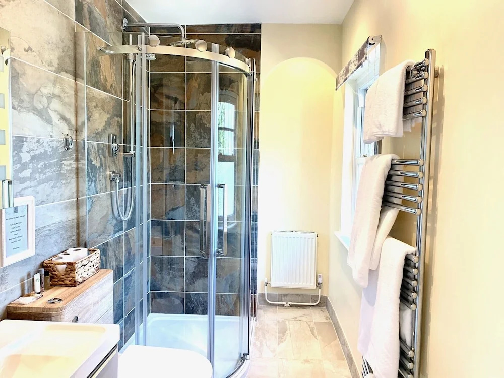 The Estate - 11 Bed - Sleeps 22 - Private Garden