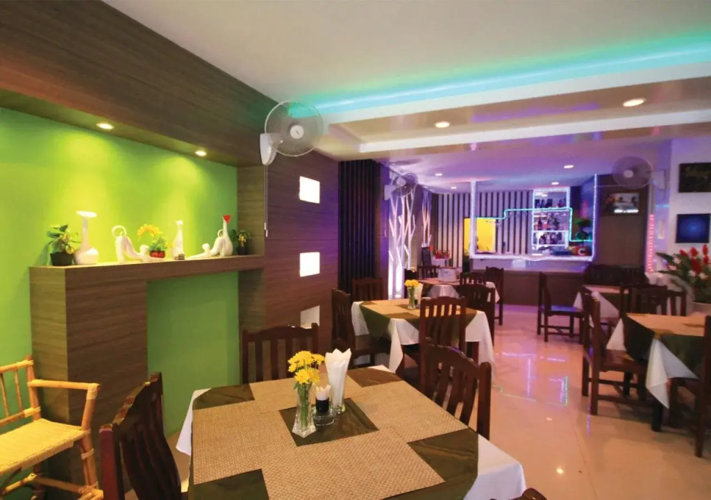 Panom Benja House Bar and Restaurant
