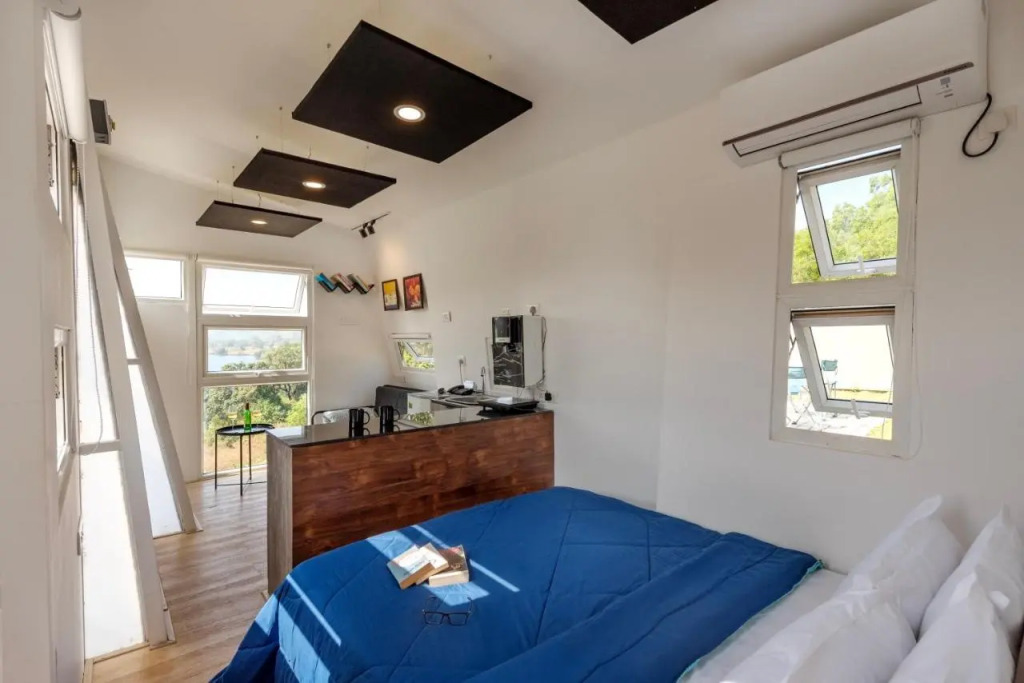 SaffronStays The Twist - Wonderful Tiny waterfront home for couples