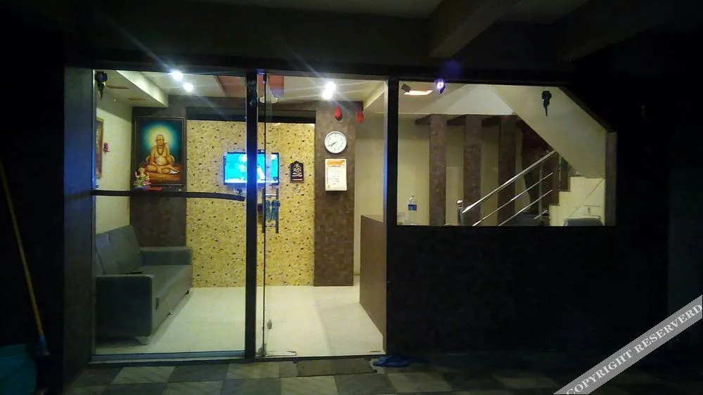 Hotel Golden Dream Lodging