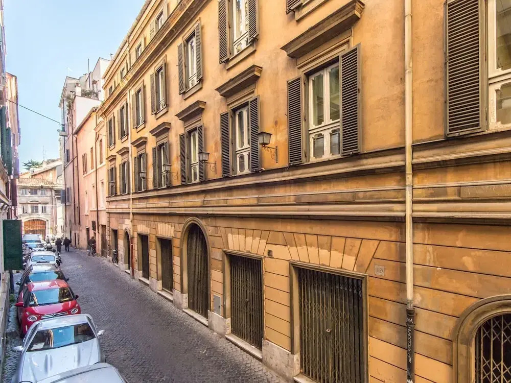 RSH Augustus Luxury Apartment