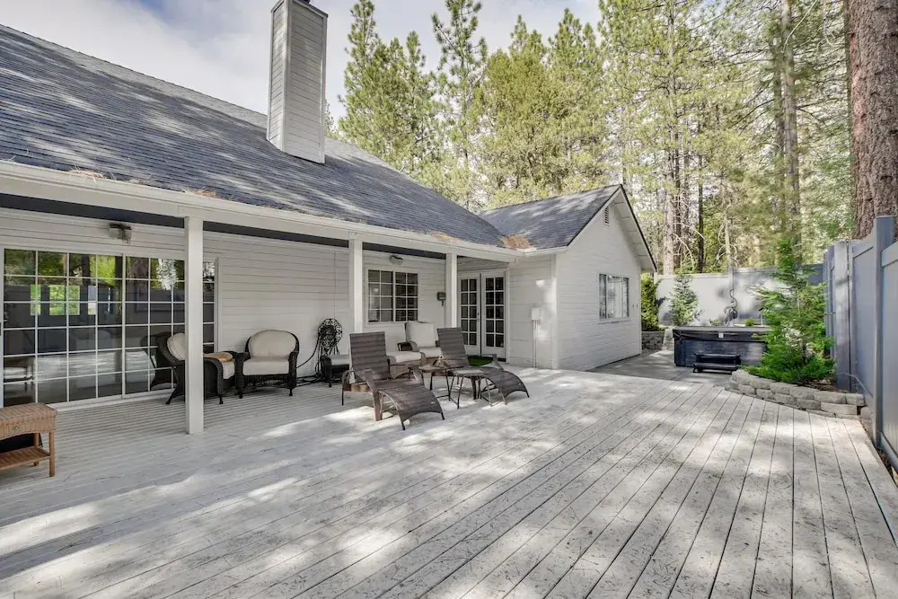13 - Alpine Luxury Retreat 5 Bedroom Home by Redawning
