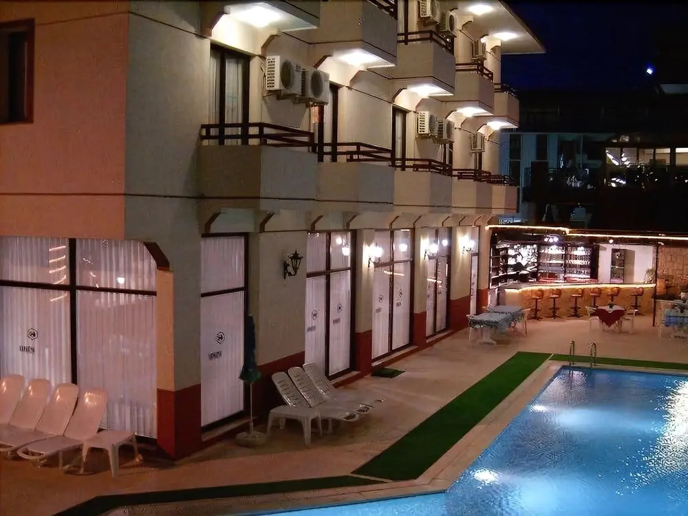Kanarya Hotel
