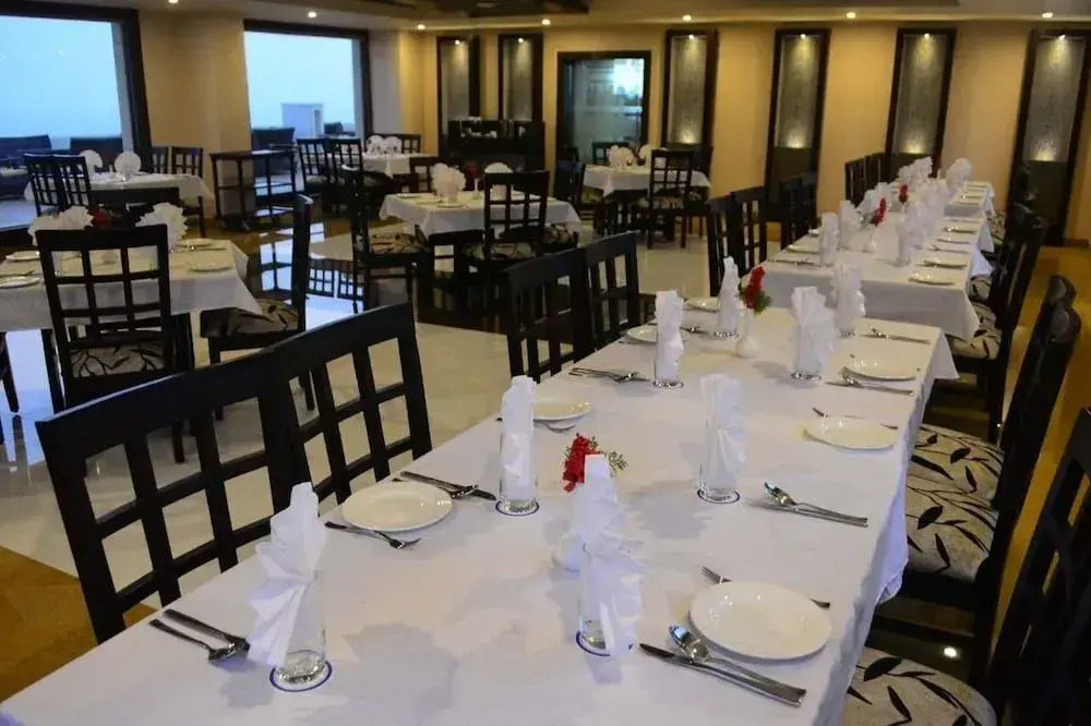 Hotel East West