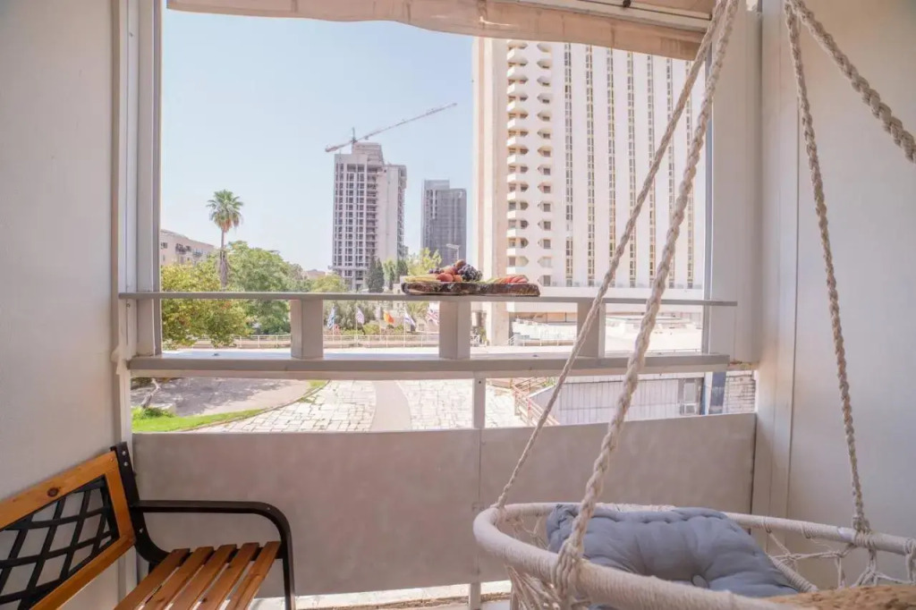 Art Apartment In Mamila - Art & View