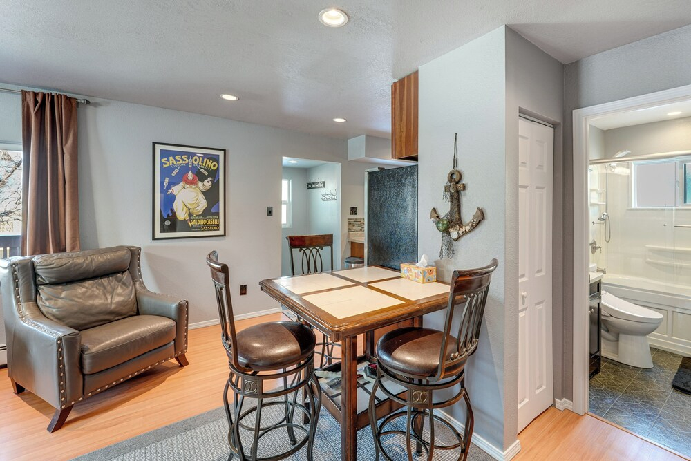 Hike, Bike & Ski! Cozy Anchorage Townhome