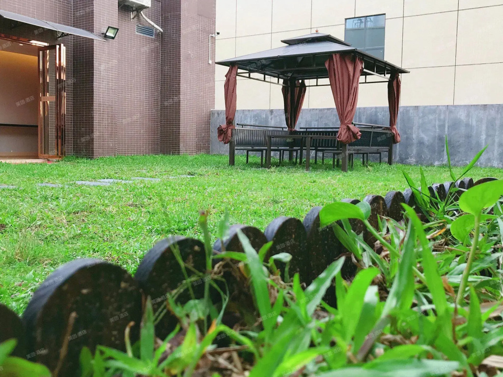 Vienna International Hotel (Dongguan Shipai Ecological Park)