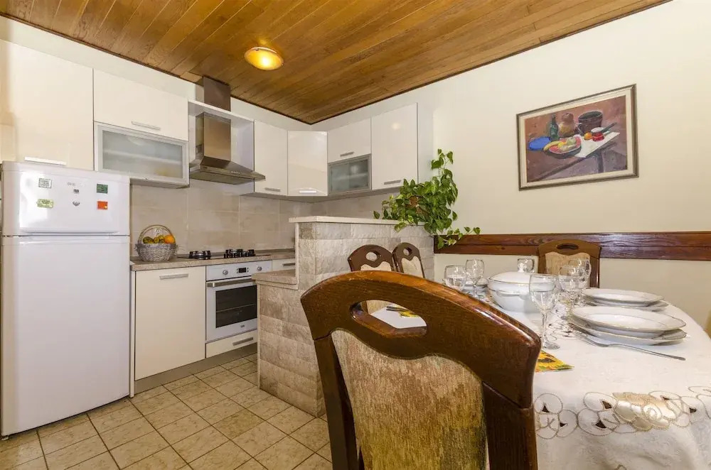 Apartments Ljiljana