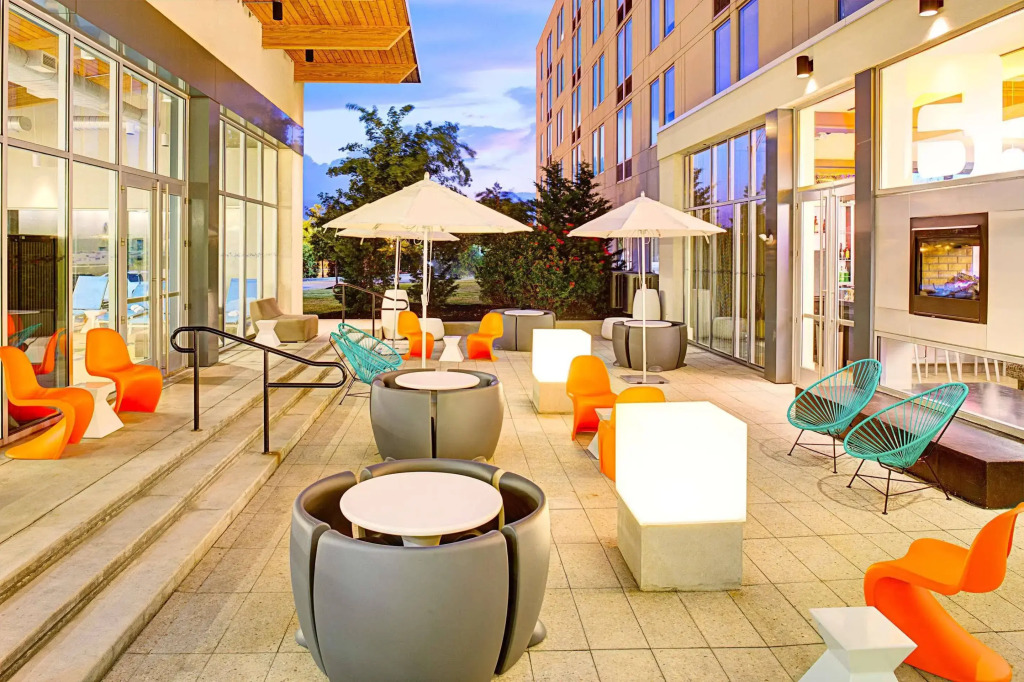 Aloft by Marriott Philadelphia Airport