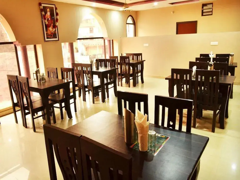 OYO 5809 Empire Inn