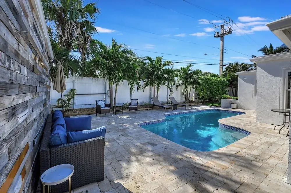 Fully Updated Home Sleeps 8 5 Min to the Beach!