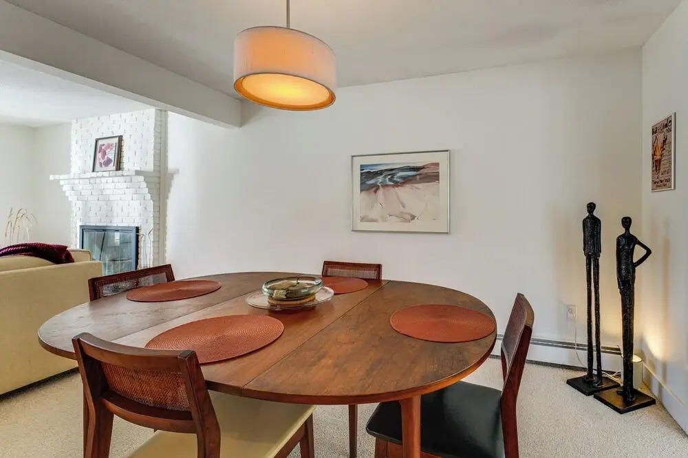 1 Mi to Maine Street! Mcm-style Home in Brunswick