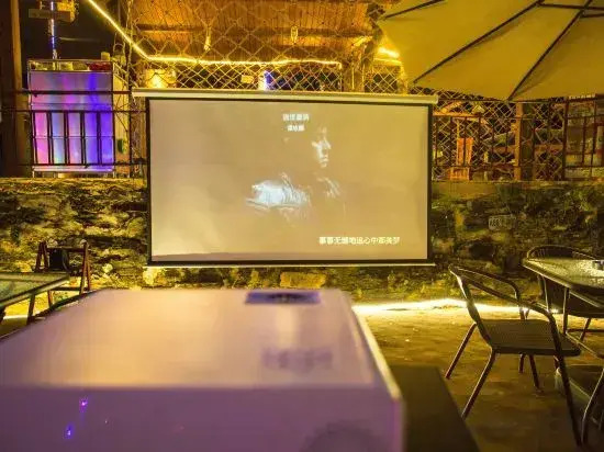 Weizhou Island Lanhai Breeze Homestay