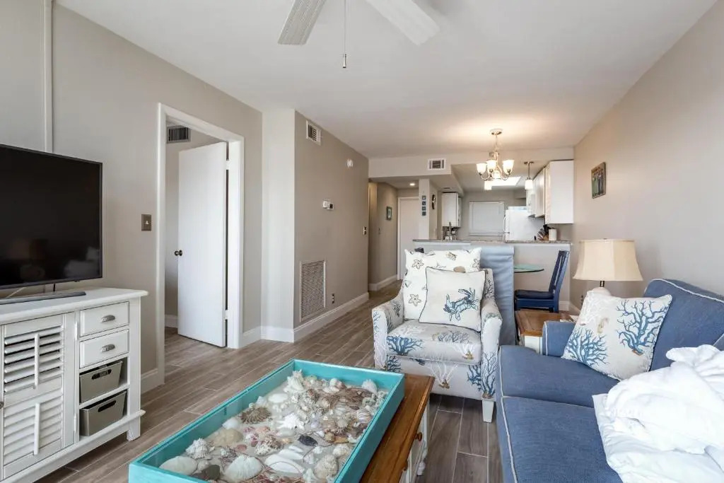 Castle Beach 105, Gulf Front, 2 Bedrooms, , Elevator, Sleeps 6, Heated Pool