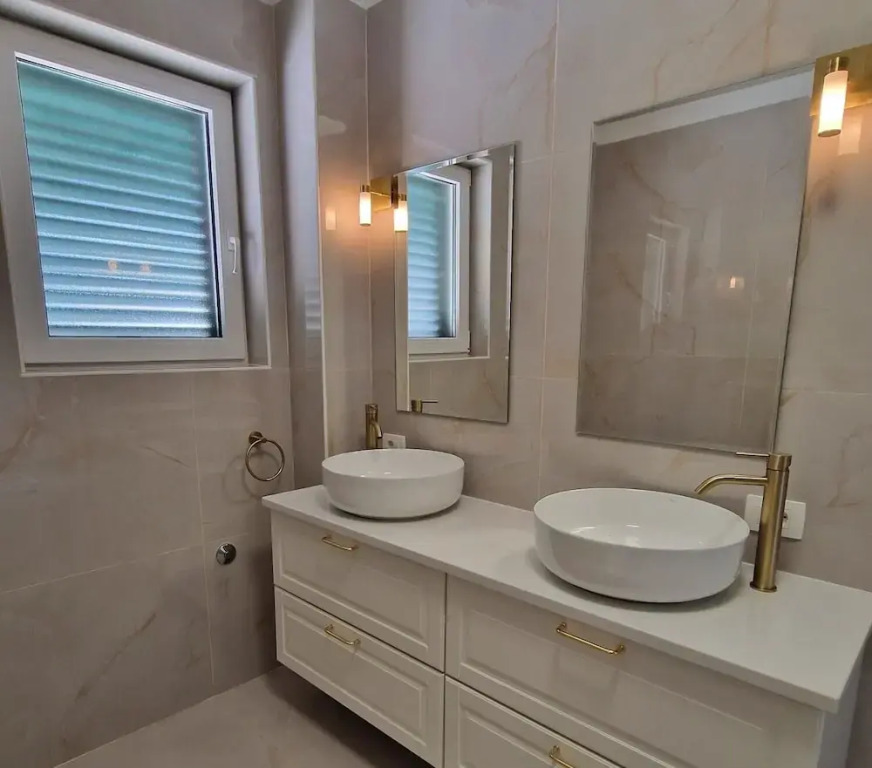 Holiday Home Nino with amazing swimming pool