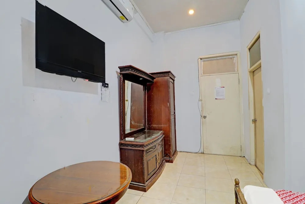 RedDoorz near Metro Bandung