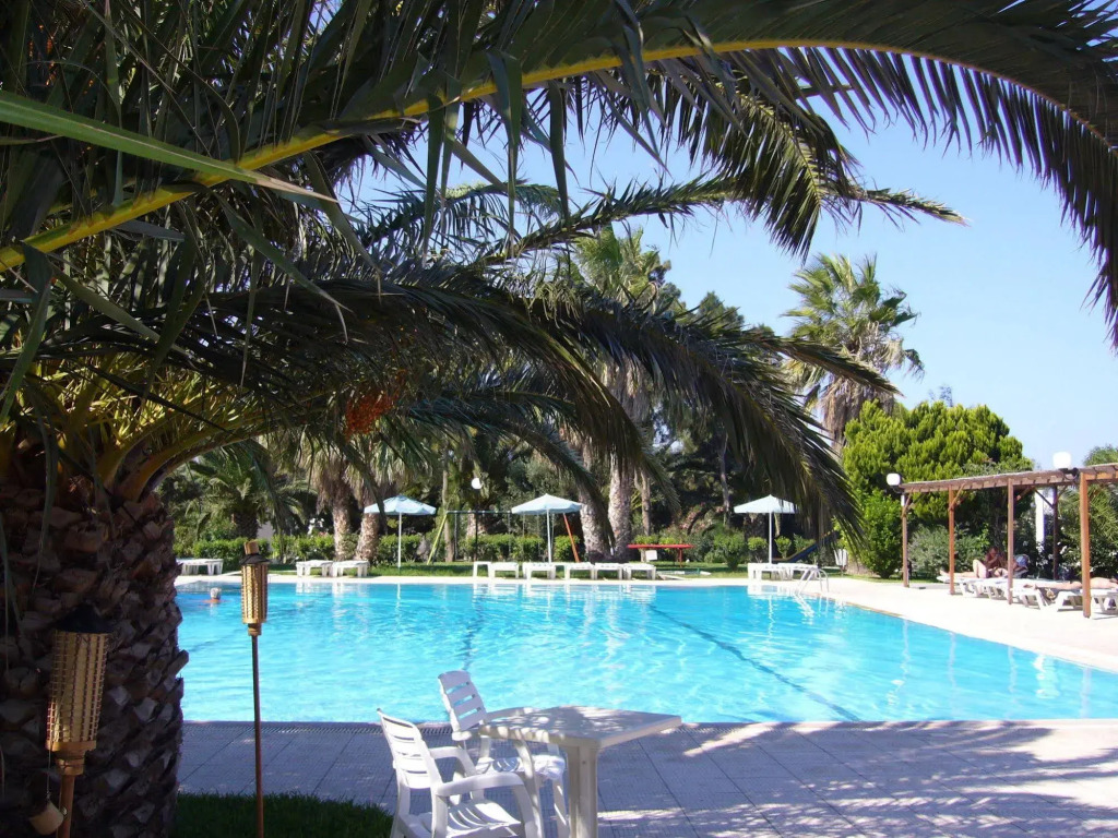 Nina Beach Hotel