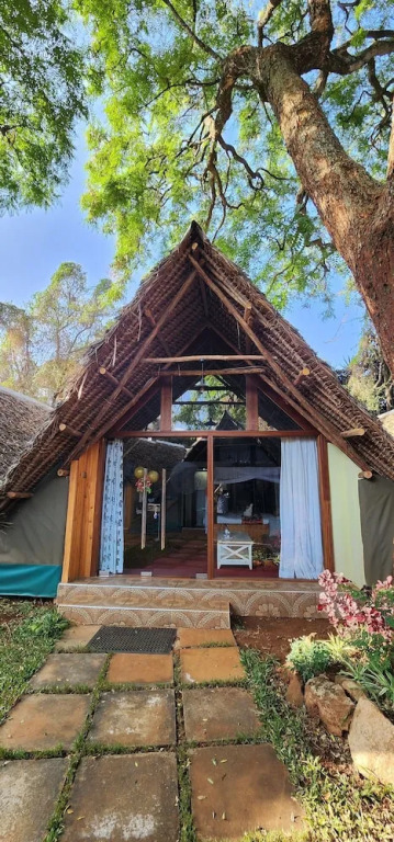 The Giraffe Cottages Restaurant and Bar