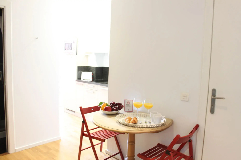 Life Apartments Calderón
