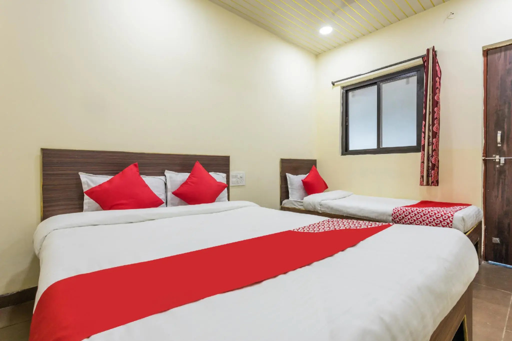 OYO 47033 Hotel Krishna