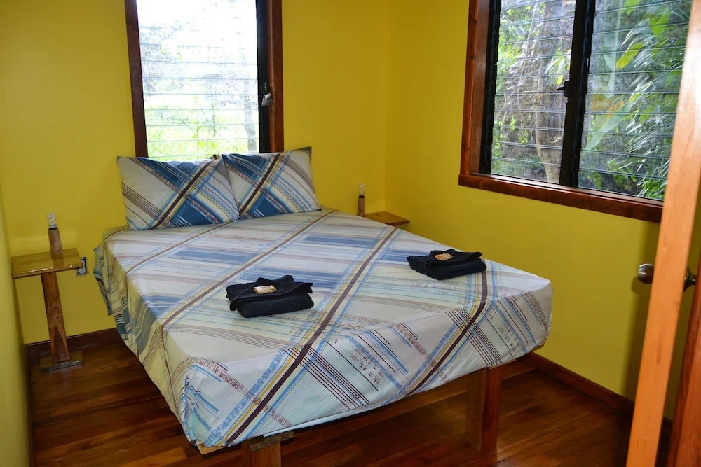Private 2-Bedroom Jungle Cabin in Tropical Garden, San Ignacio