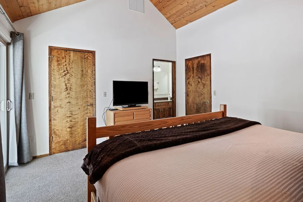 5 Sandhill 3 Bedroom Home by RedAwning