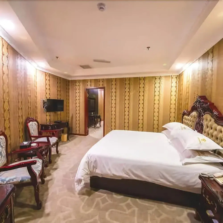 Noble Earl Hotel