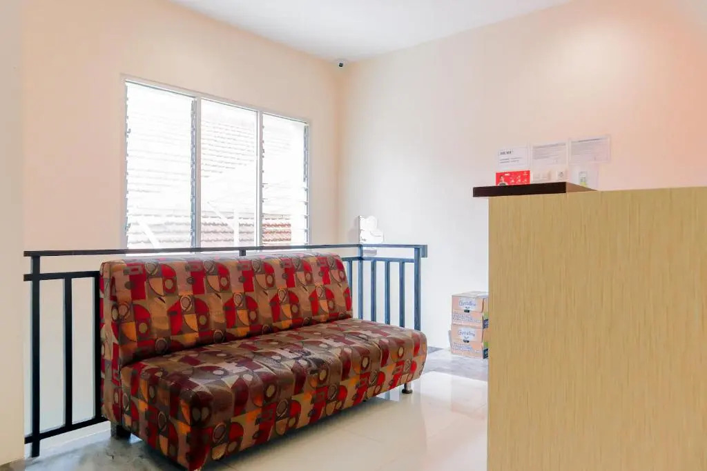 Ichiza Room RedPartner