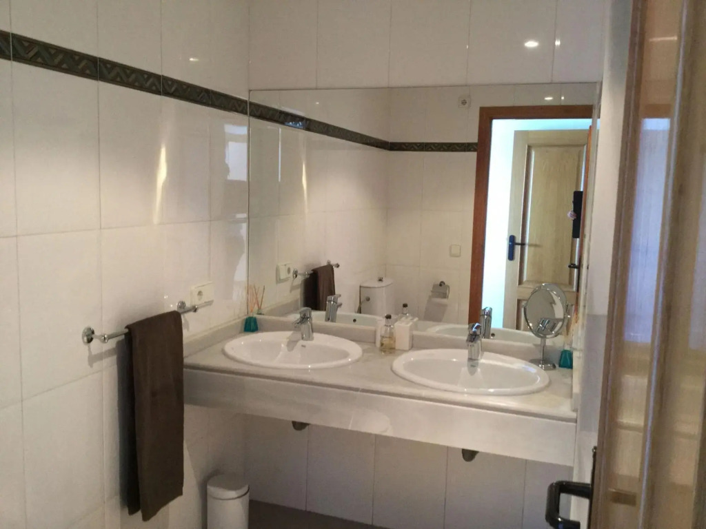 Premium 3 bedroom, 2 bathroom seafront apartment in the heart of Altea town