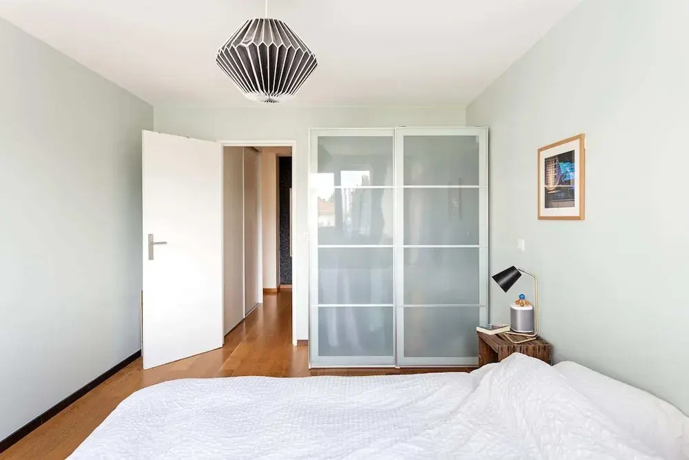 Bright and Modern Apt With Patio in Paris 18th!