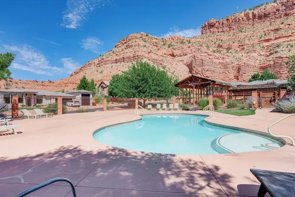 Gorgeous Kanab Home: Canyon Views & Pool Access!