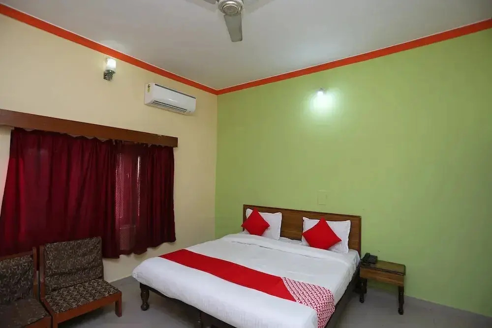 Hotel Green House by OYO