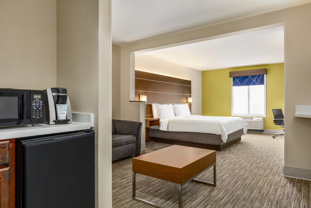 Holiday Inn Express & Suites Philadelphia - Mt Laurel by IHG