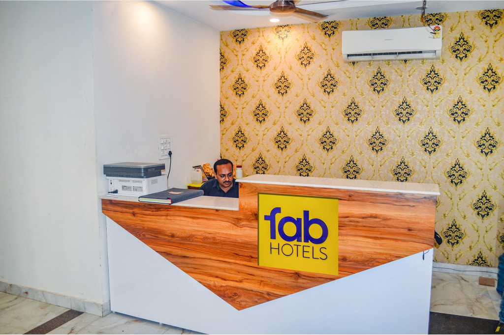 FabHotel The Golf Inn - Nr Botanical Garden Metro