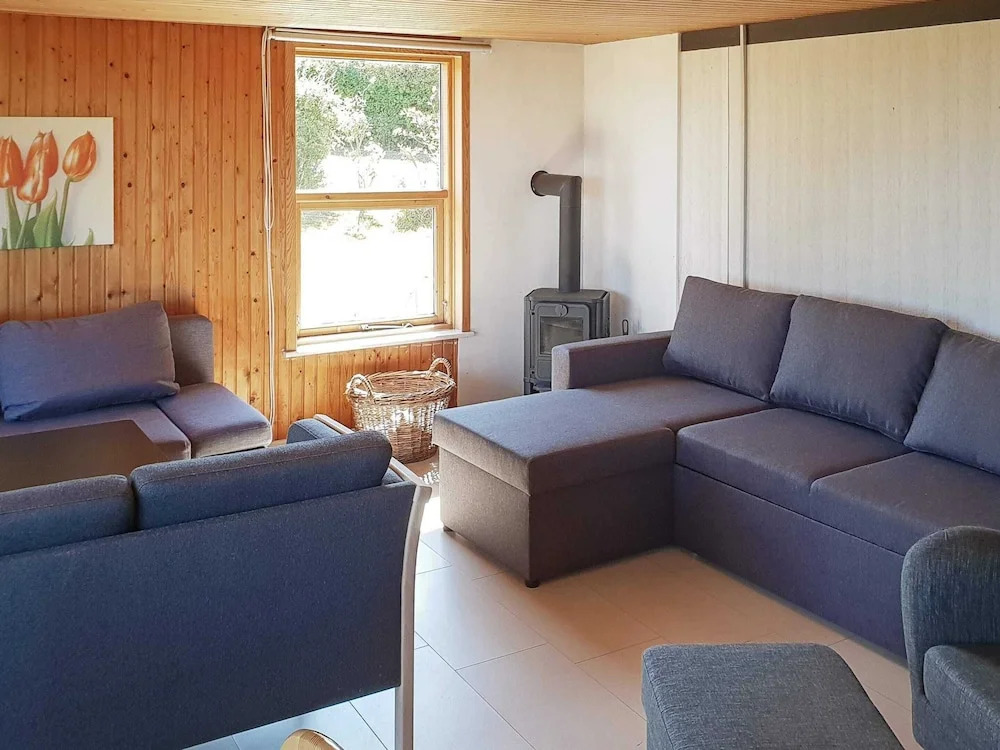 Rustic Holiday Home in Augustenborg near Sea