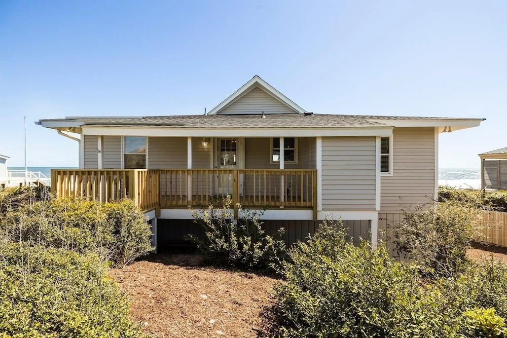 The Beachcomber 5 Bedroom Home by RedAwning